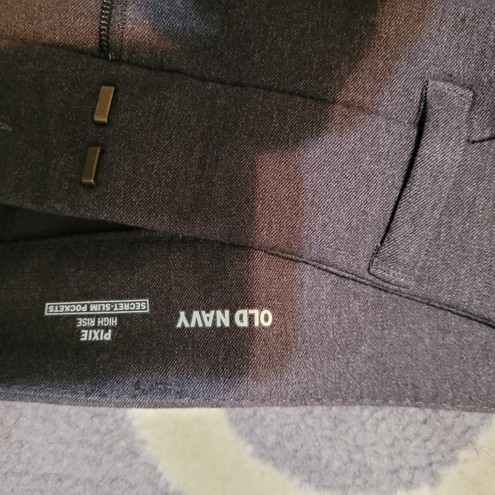 Old Navy - Picture 2 of 2